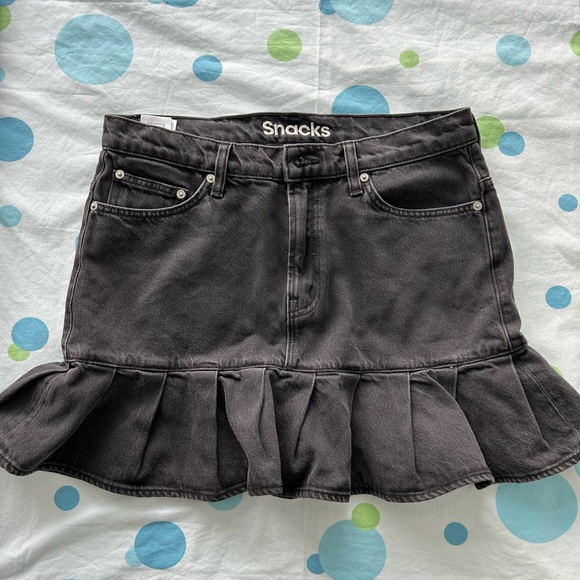 Mother Denim “snacks” mini skirt - Picture 1 of 5
